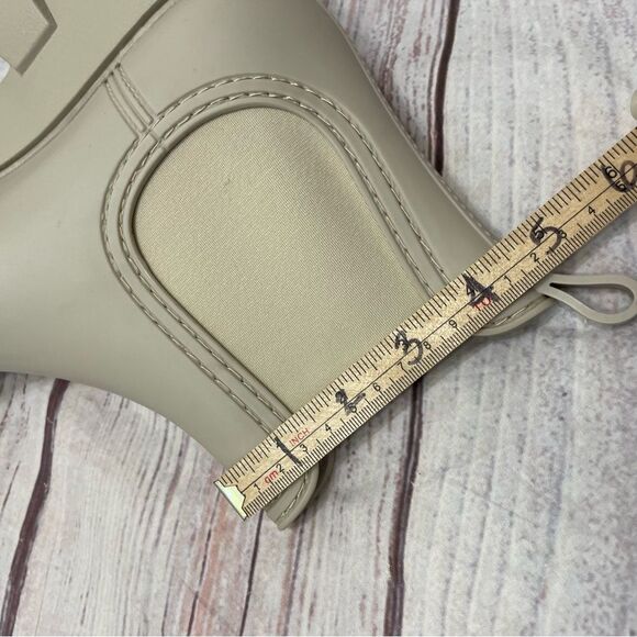 Jeffrey Campbell Chelsea Rain Boots Lug Sole Ivory NEW Size 10 - Picture 3 of 11